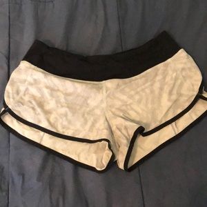 LULULEMON 4-way-stretch shorts